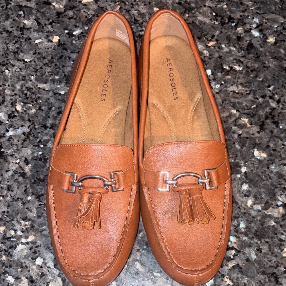 AEROSOLES Cognac Leather Tassel Loafers with Metal Bit